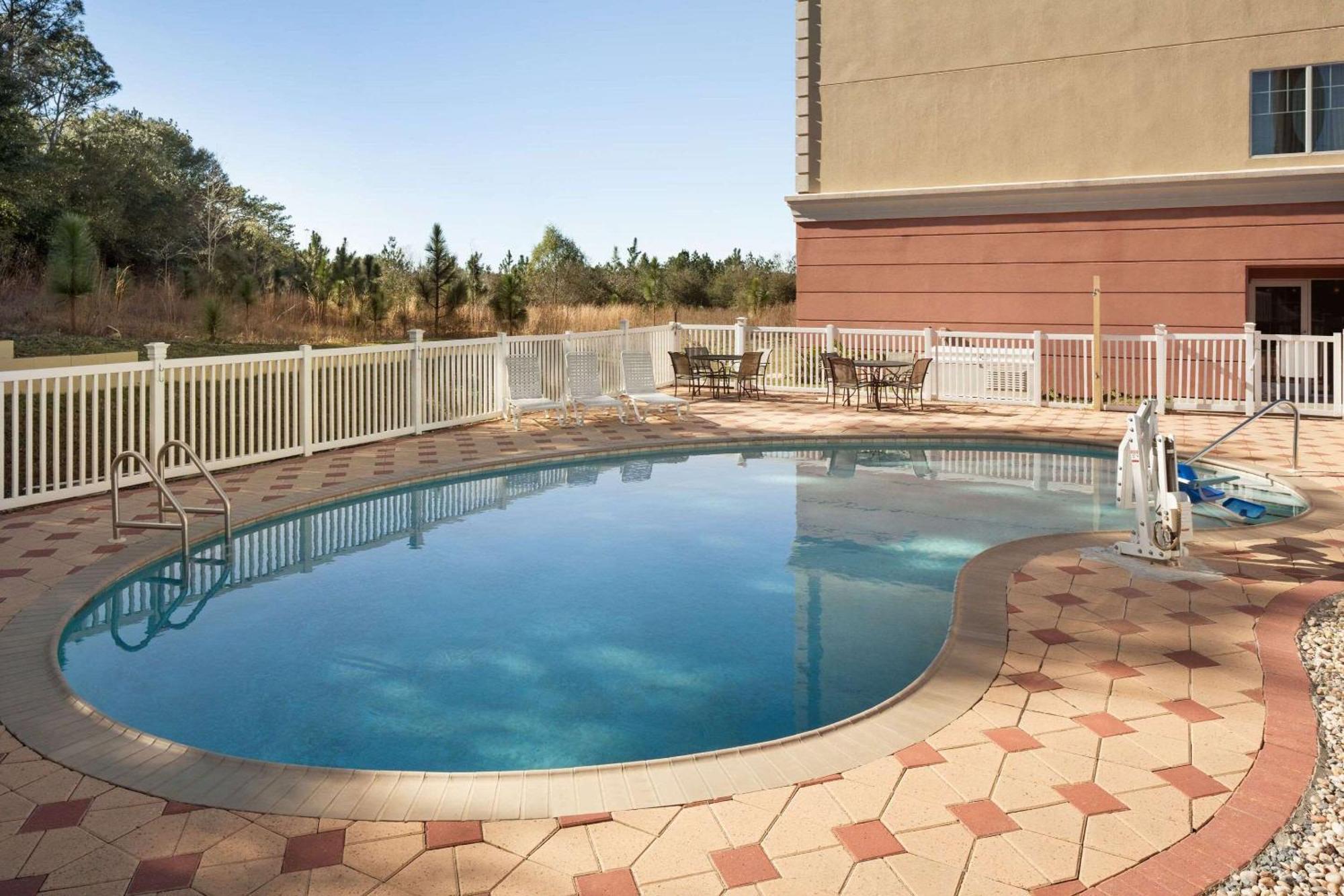 Country Inn & Suites By Radisson, Crestview, Fl Dış mekan fotoğraf